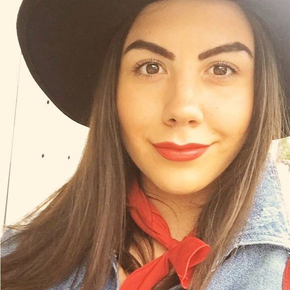 Meet your Posher, Ainsley - Picture 1 of 1